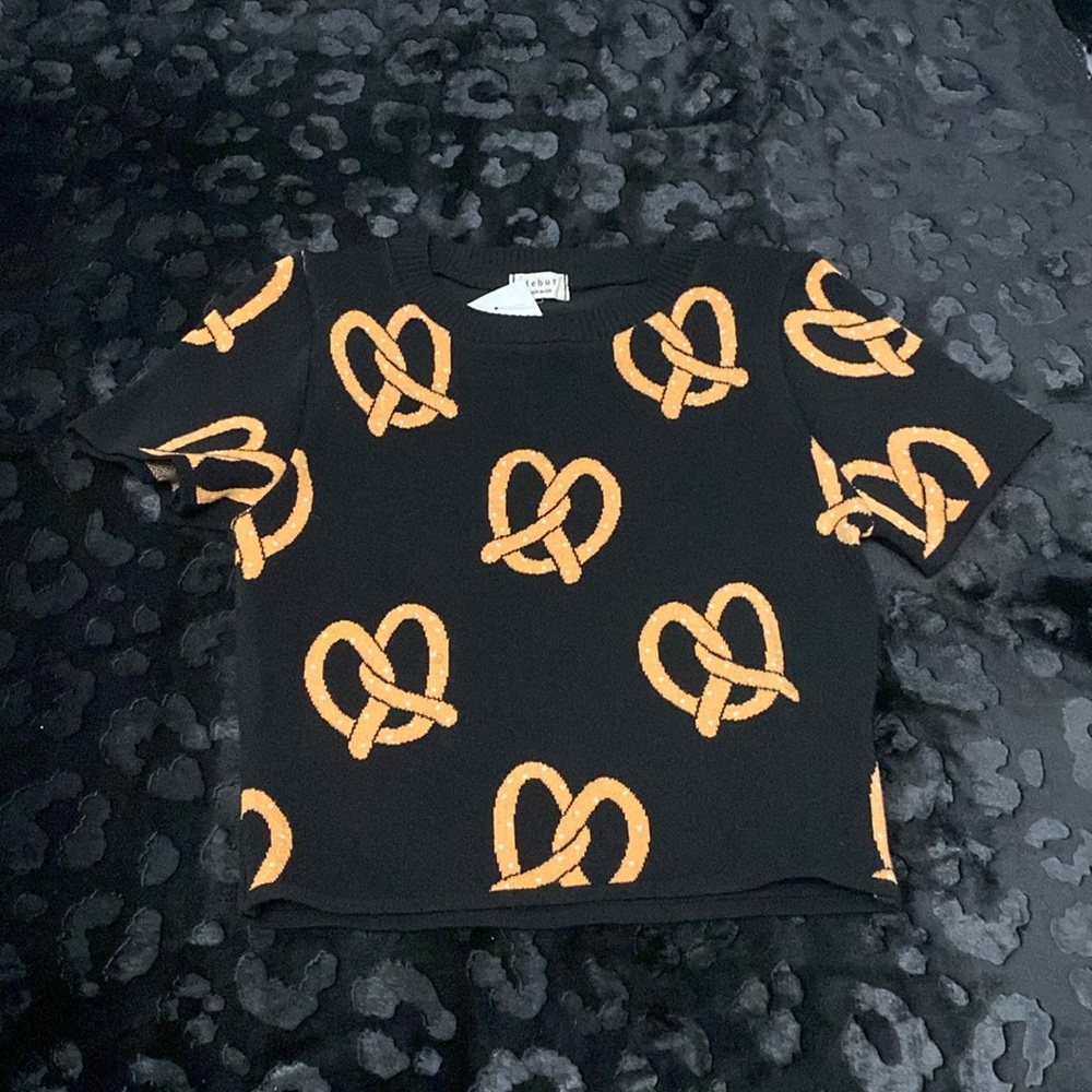 BNWT Pretzel Fitted Crop Top